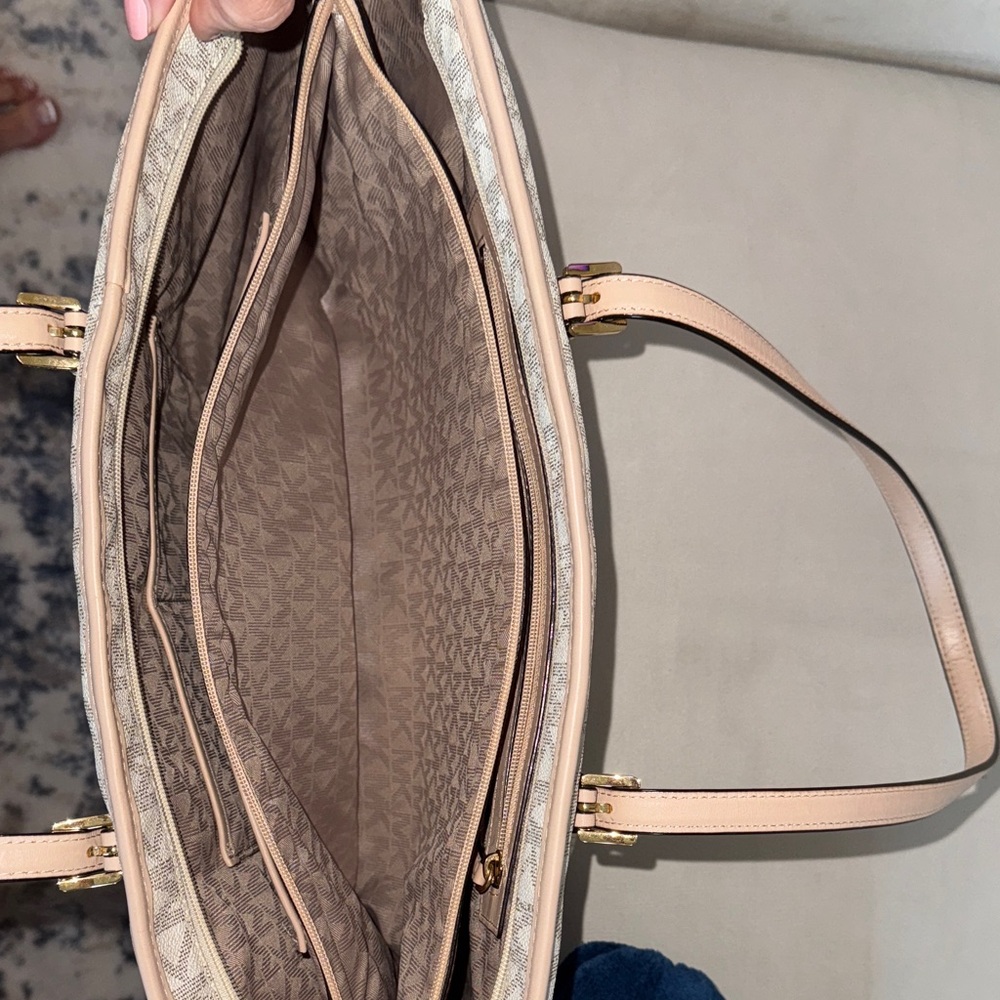 Michael Kors Cream Monogram Travel Tote Bag Purse - Picture 7 of 8